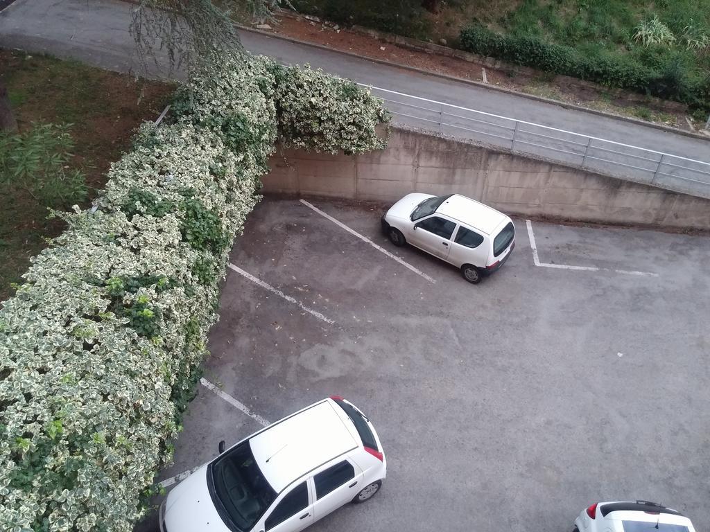 Accogliente E Ospitale B&B Perugia Bagian luar foto